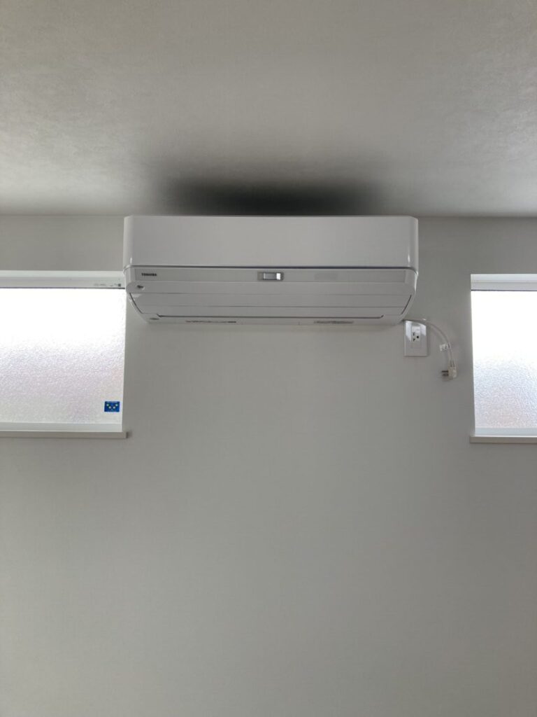 千葉市緑区 戸建て住宅にてエアコン取付け